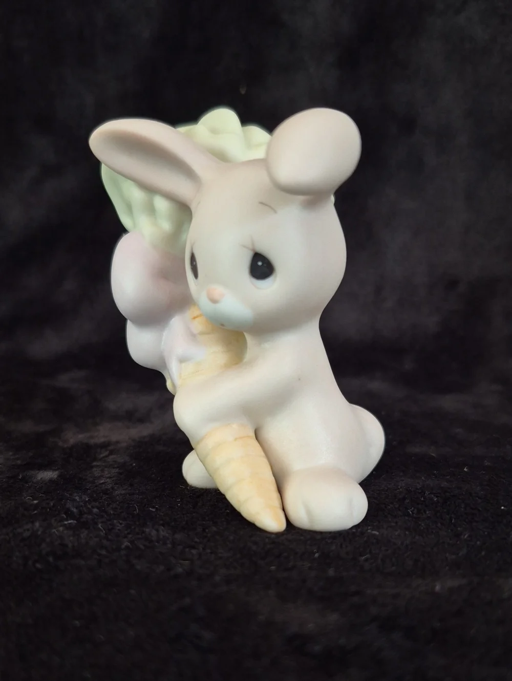 Vintage 1982 Enesco Precious Moments Bunny Rabbit with Carrot (E-9267C)